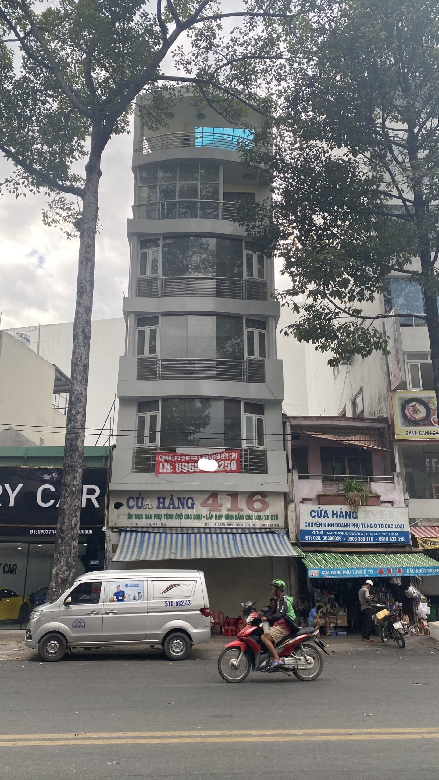 Cho thuê nhà MT An Dương Vương, Quận 5, DT: 6x9M, 5 tầng, giá chỉ 89 triệu/tháng.