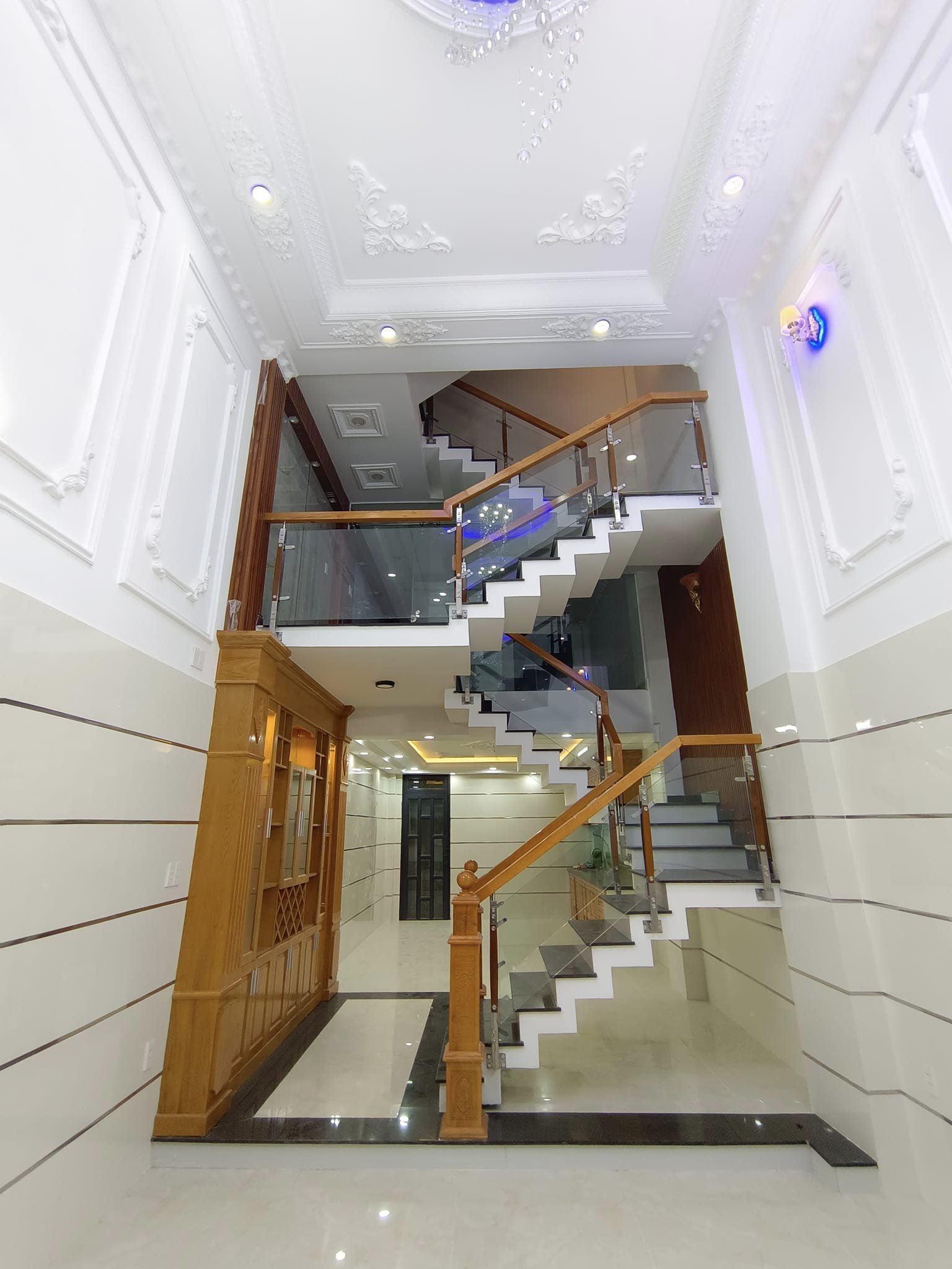 Bán nhà Liên Khu 5-6 Bình Tân - Chỉ 6 Tỷ có nhà mới 100% thiết kế sang trọng hẻm xe tải gần Quốc Lộ 1A