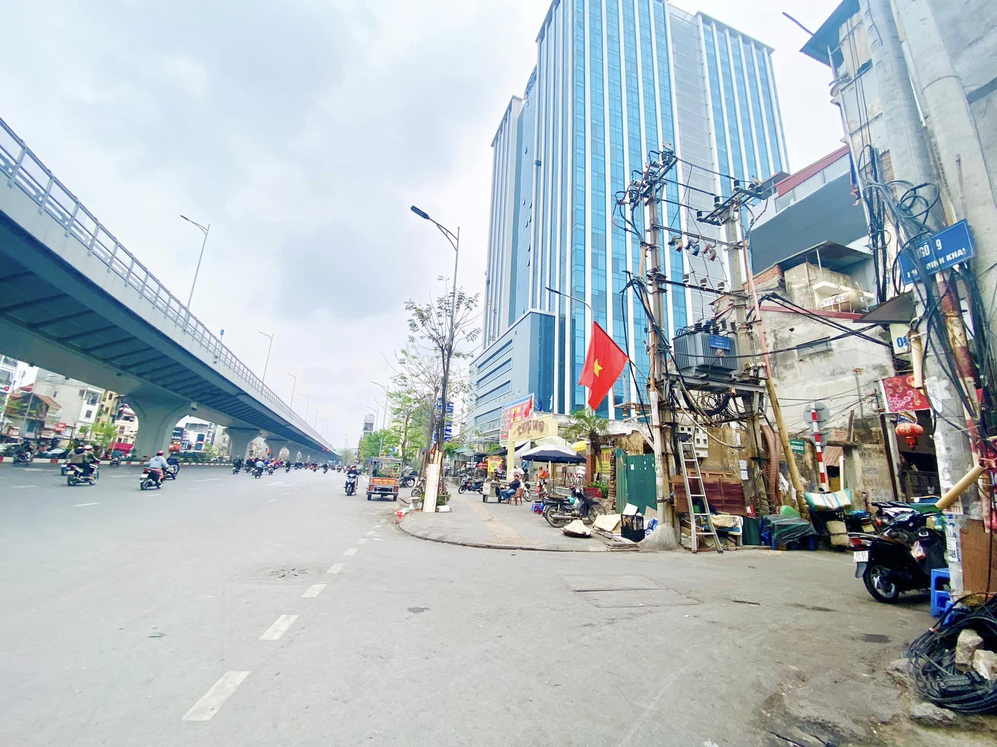 Nhà mặt ngõ 9 Minh Khai, cạnh Chợ Mơ, 45m2, MT 4.5m, sổ đẹp, giá 12.6 tỷ