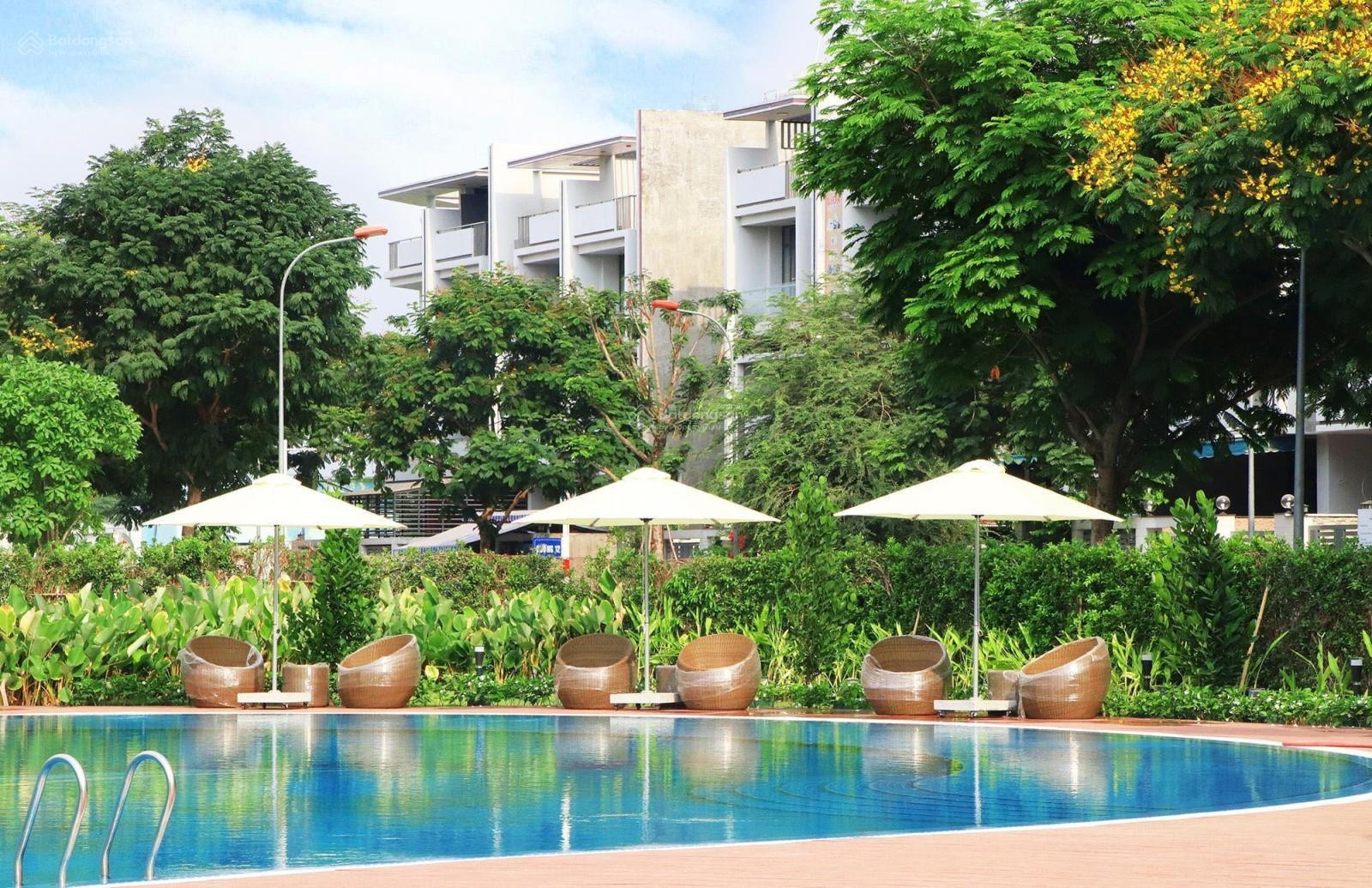 Do cần tiền gấp nên chính chủ cần bán nhanh căn nhà phố liền kề trong KĐT Vạn Phúc Phường Hiệp Bình Phước, Thủ Đức