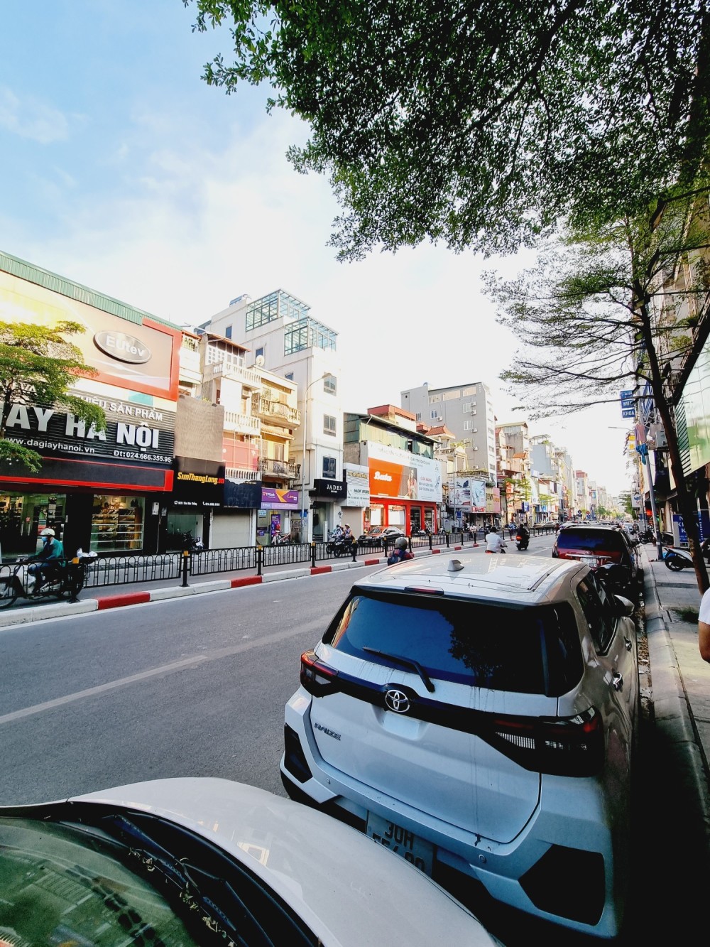 CHO THUÊ NHÀ MẶT HỒ LINH QUANG 40M2 – MT 5.2M – 12TR/THÁNG.