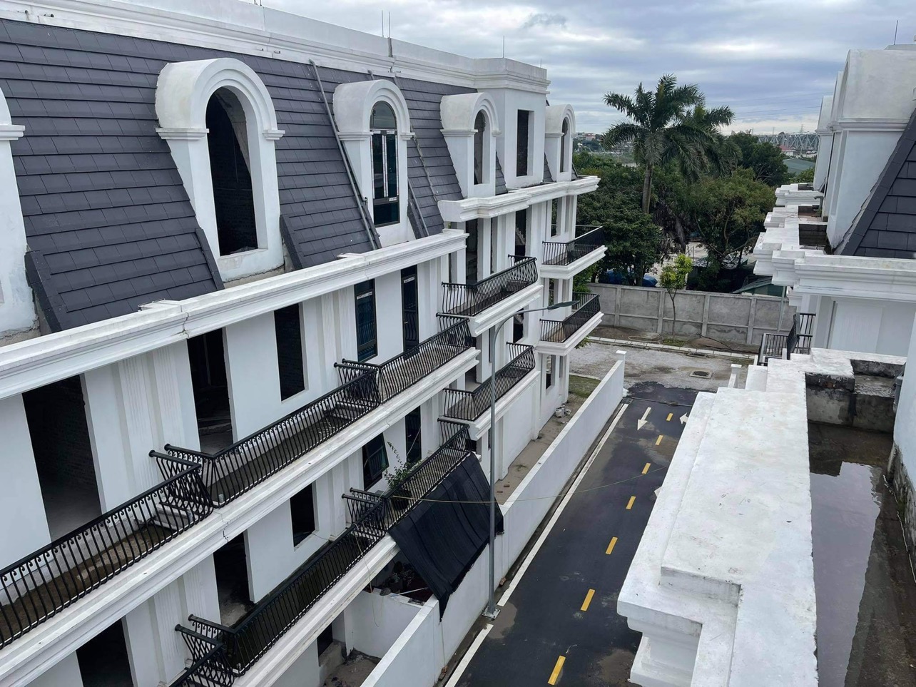 Hơn 7 tỷ sở hữu Biệt thự LK Vỹ Yến Riverside Long Biên, Hàng xóm Bình Minh Garden.