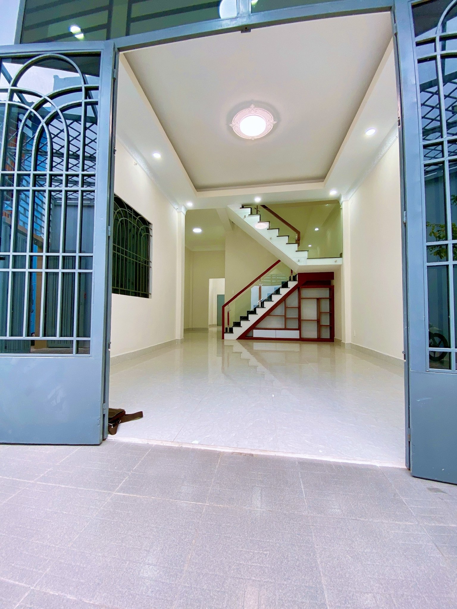 Bán Nhà Võ Văn Ngân Phường Linh Chiểu Thủ Đức 2 Tầng 110m2 Giá 6.8 Tỷ