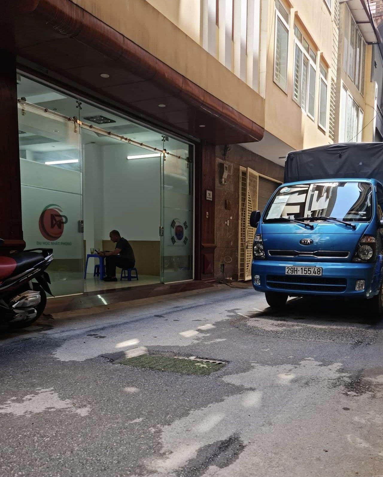 Ô TÔ TẢI ĐỖ CỬA, KINH DOANH CỰC VIP phố Vũ Tông Phan, Thanh Xuân, DT 38m2, chỉ 5.3 tỷ, vị trí đắc địa hiếm có