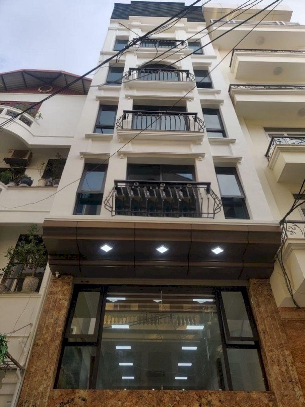 Mặt phố Trương Định KD đẹp. Nhà mới, thang máy 48m2x6T, MT4,2m