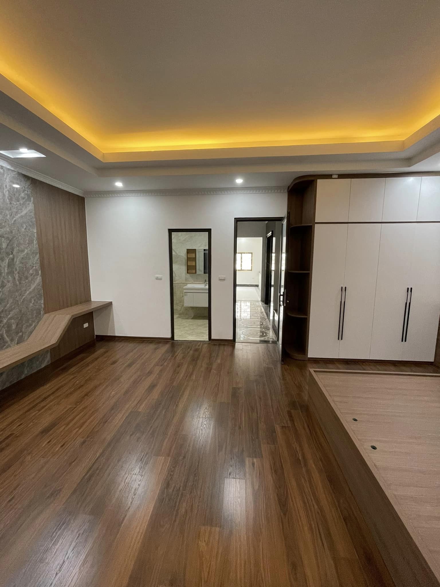 Bán nhà riêng đường Lê Hữu Tựu, Nguyên Khê, Đông Anh, kinh doanh, phân lô, ô tô tránh, hơn 5 tỷ.