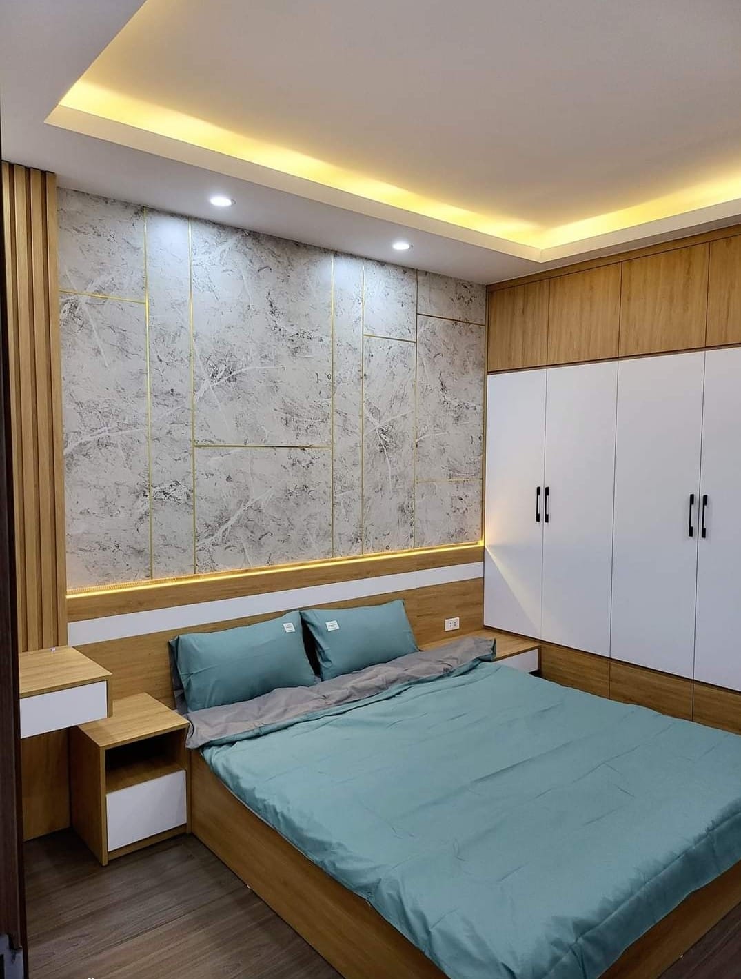 BÁN NHÀ PHỐ YÊN LẠC, S 34M, 6 TẦNG, CĂN GÓC, NGÕ BA GÁC, CHỤC BƯỚC RA PHỐ, GIÁ CHỈ 5 TỶ 6