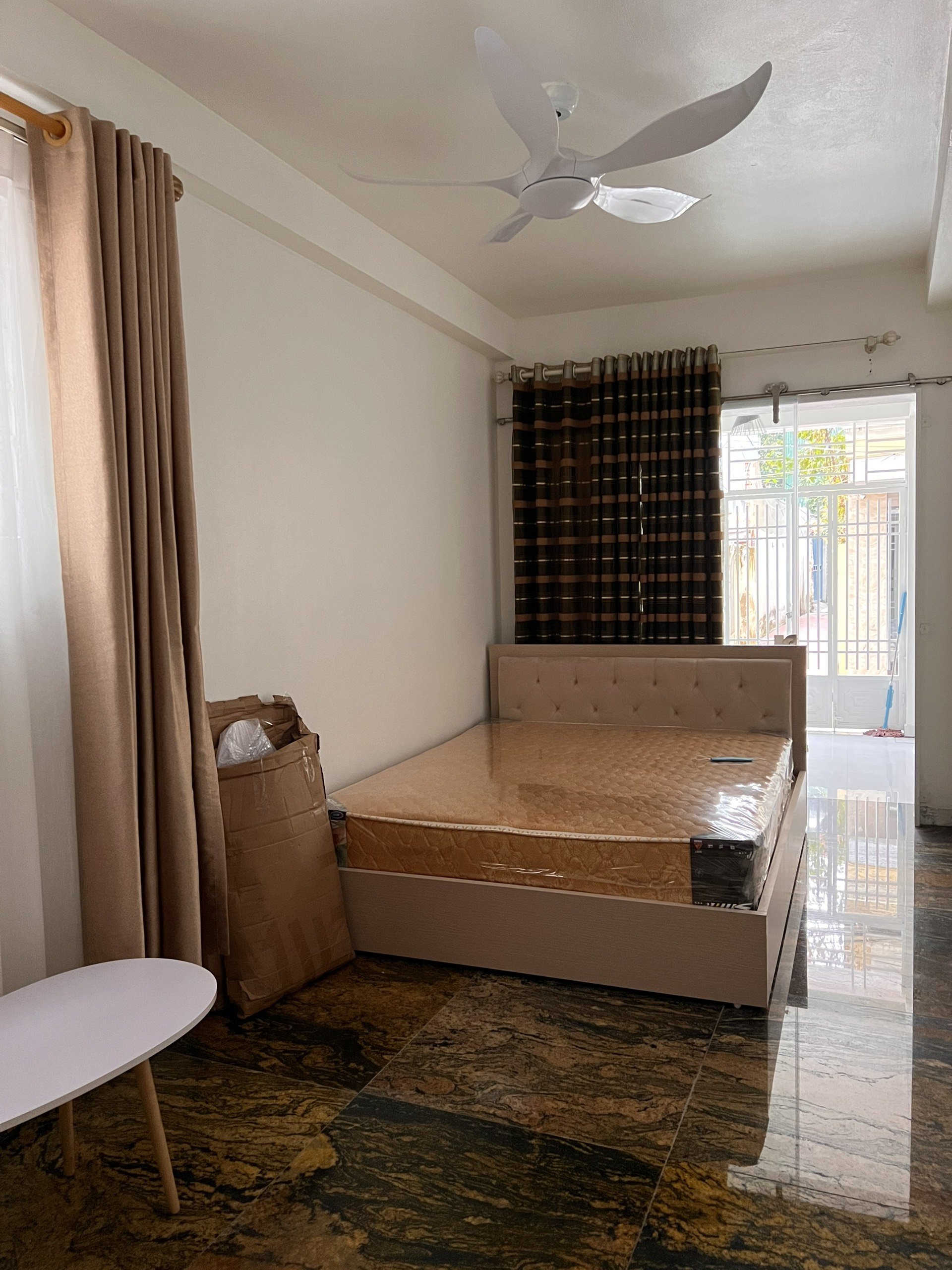 P244 Căn hộ Văn Cao Loại 1 25m2 - 1 ngủ - bếp - full đồ - wc - studio - 6tr Loại 2 35m2 - (2 giường) - bếp ngăn riêng biệt - wc - full đồ - 7tr.