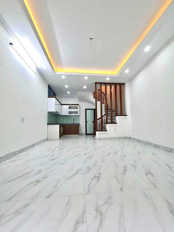 Chỉ 15m ra ô tô tránh, Nhà mới Khương Trung 30m x 5T, thoáng sáng.
