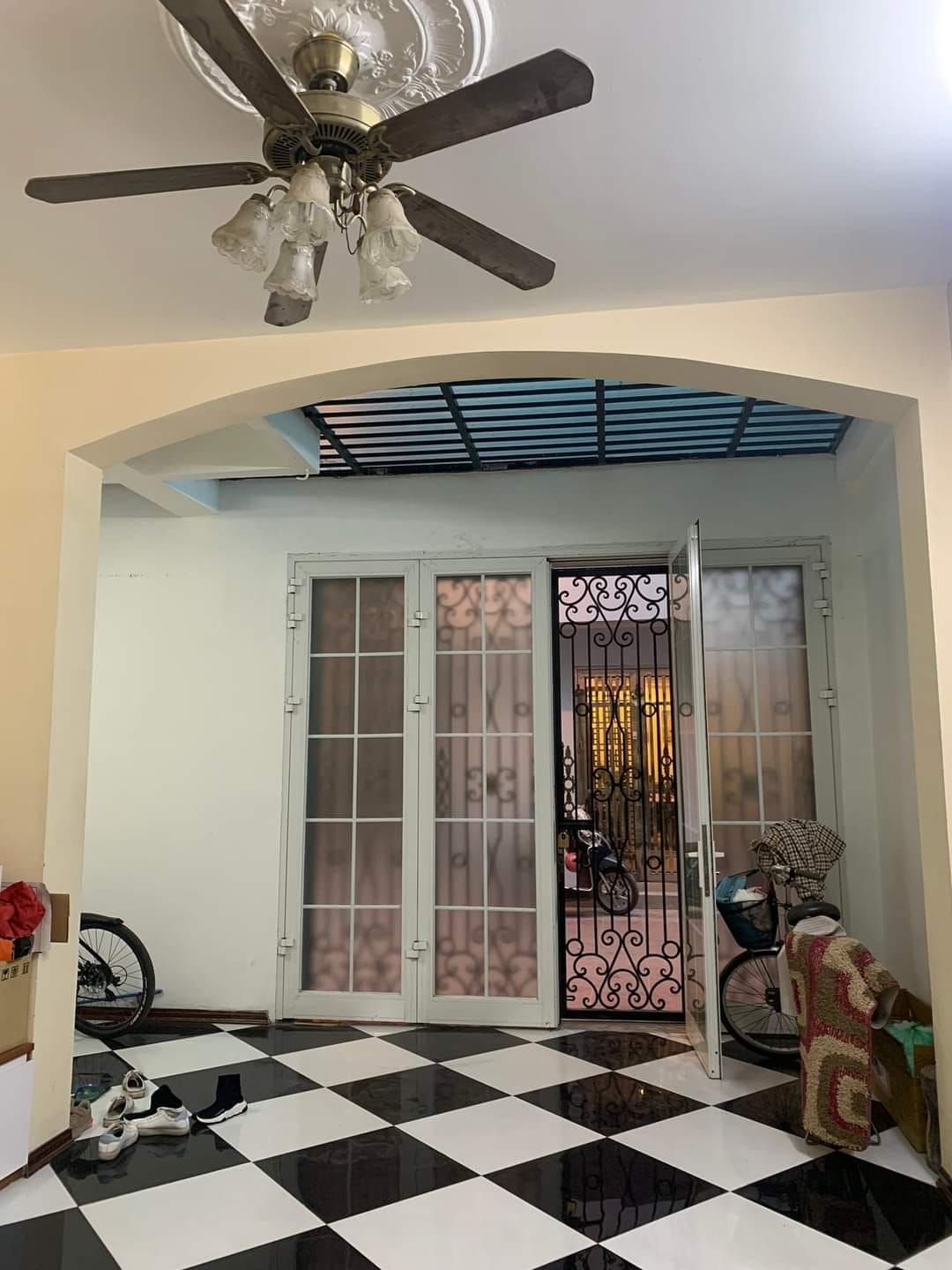 NHÀ PHỐ HOÀNG QUỐC VIỆT, Ô TÔ, DT80M2, MT6, 4T, GIÁ 11.5 TỶ