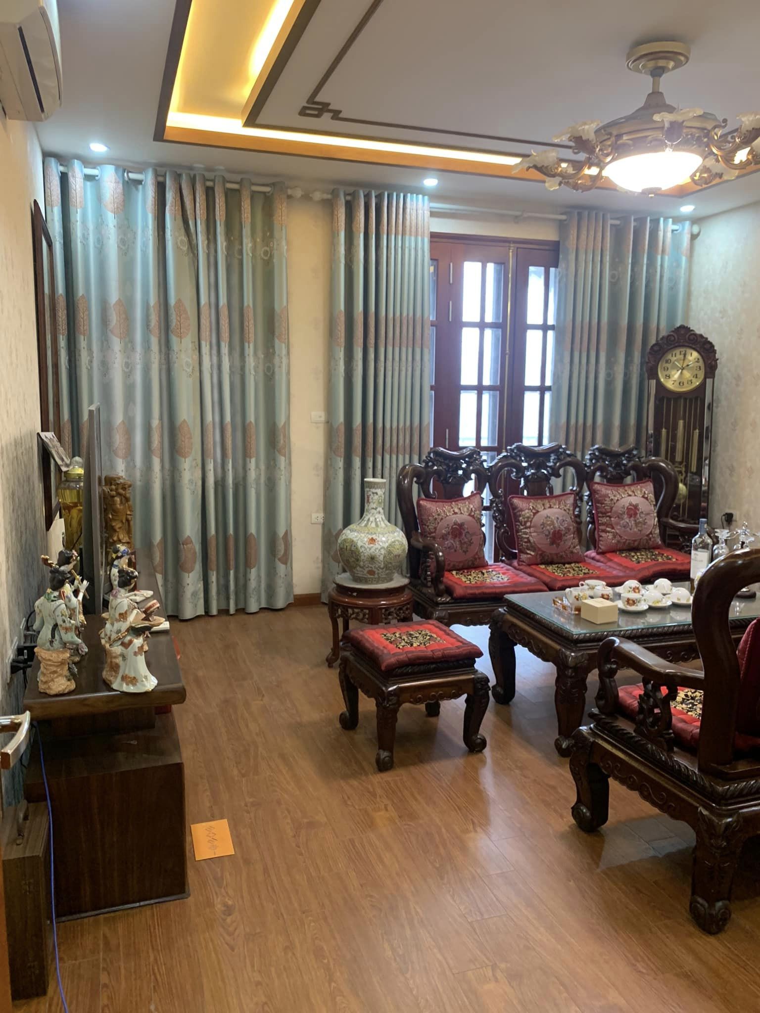 Bán nhà phố Hoàng Ngân, Phân Lô, ngõ ôtô tránh, KD 65m2 x 5 Tầng ô chờ Thang Máy 15.9 tỷ