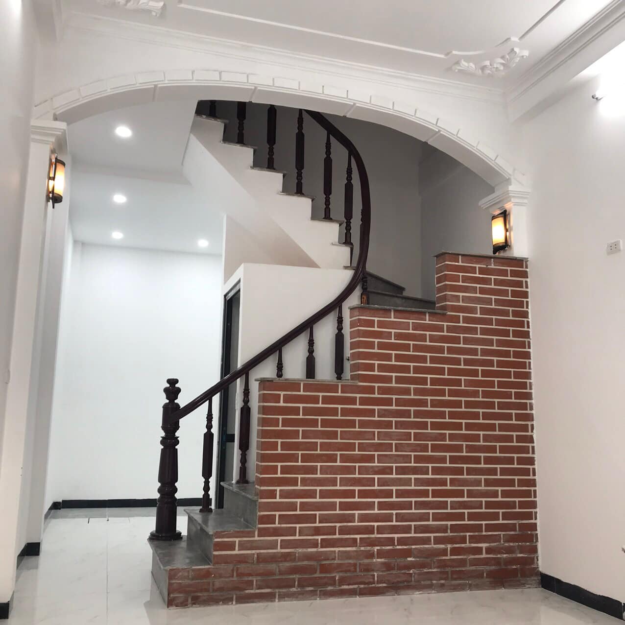 Bán nhà phố Định Công gần mặt phố, 2 mặt thoáng, nhà đẹp ở ngay 35m2 x 5 tầng 3.2 tỷ