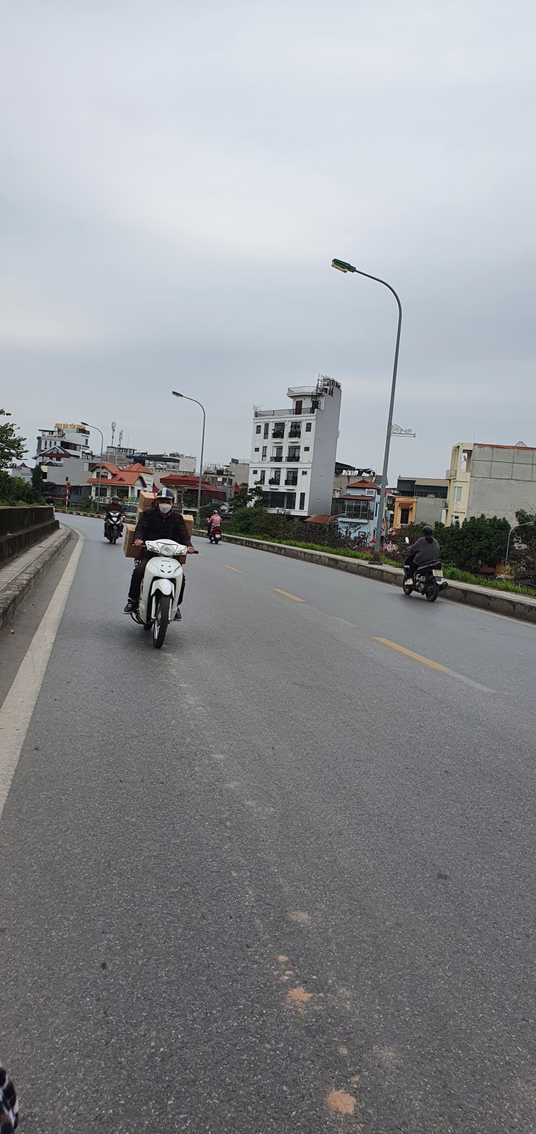 Bán nhà ngõ phố Ngọc Thuỵ Long Biên chỉ 3,7 tỷ với diên tích 38 m2 mặt tiền 4,4m nhà đẹp