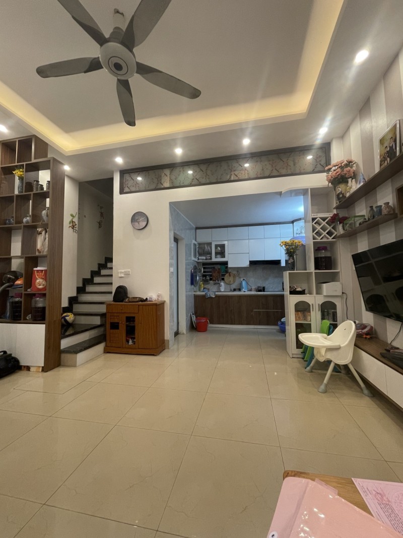 Bán nhà ngõ 2X phố Long Biên 1 Long Biên chỉ 3,9 tỷ với diện tích 35m2 mặt tiền 5.2m