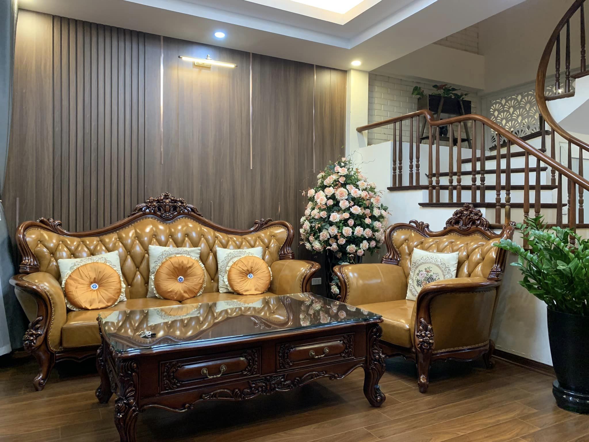 Bán nhà phân lô, Văn Cao, Ba Đình 70m, 5 tầng, MT 5m, nhà đep long lanh, giá 12 tỷ 5.