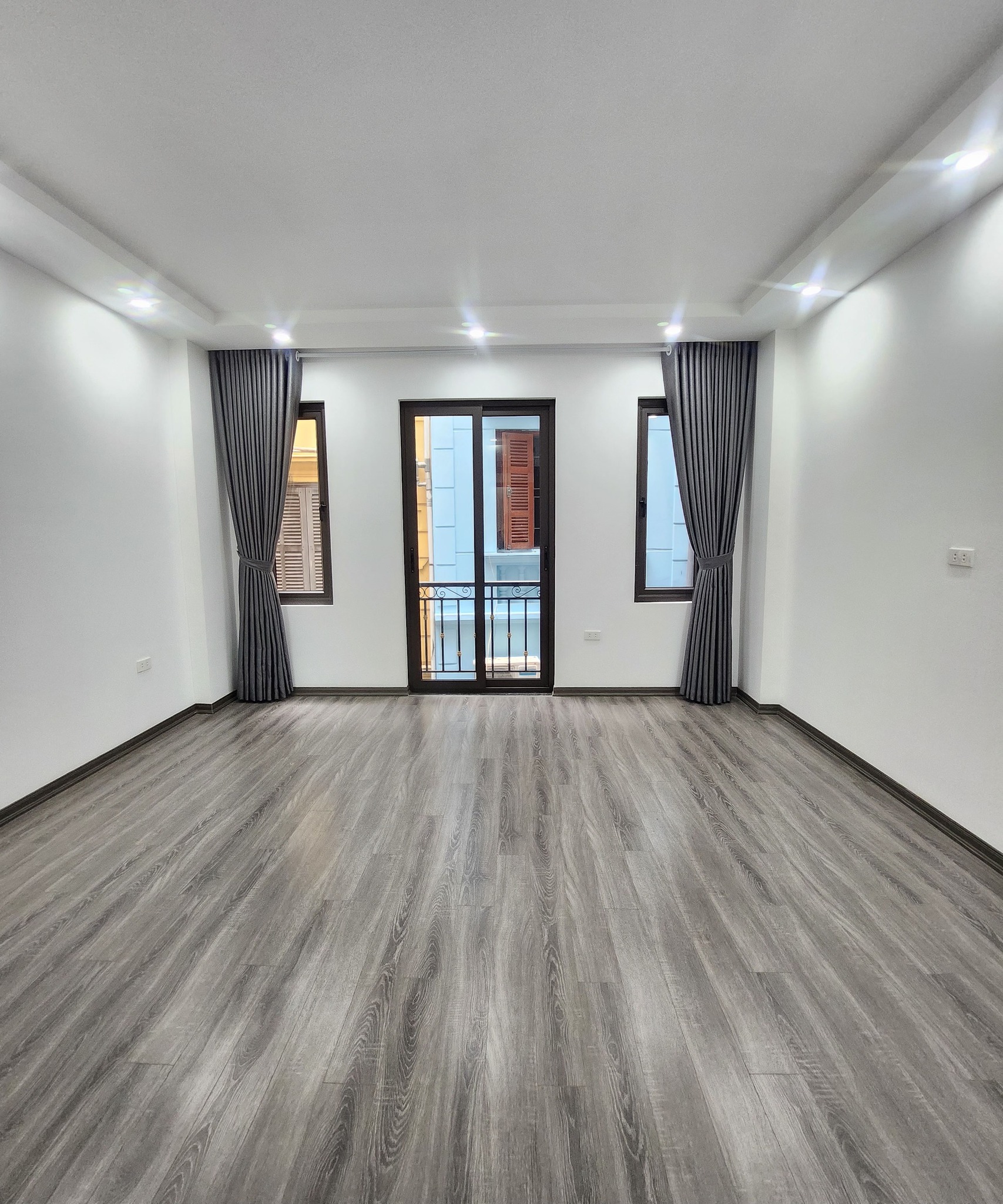 Bán nhà siêu đẹp Đội Cấn, Ba Đình, 40m, 5 tầng, nhà đẹp long lanh, giá 5 tỷ 5.