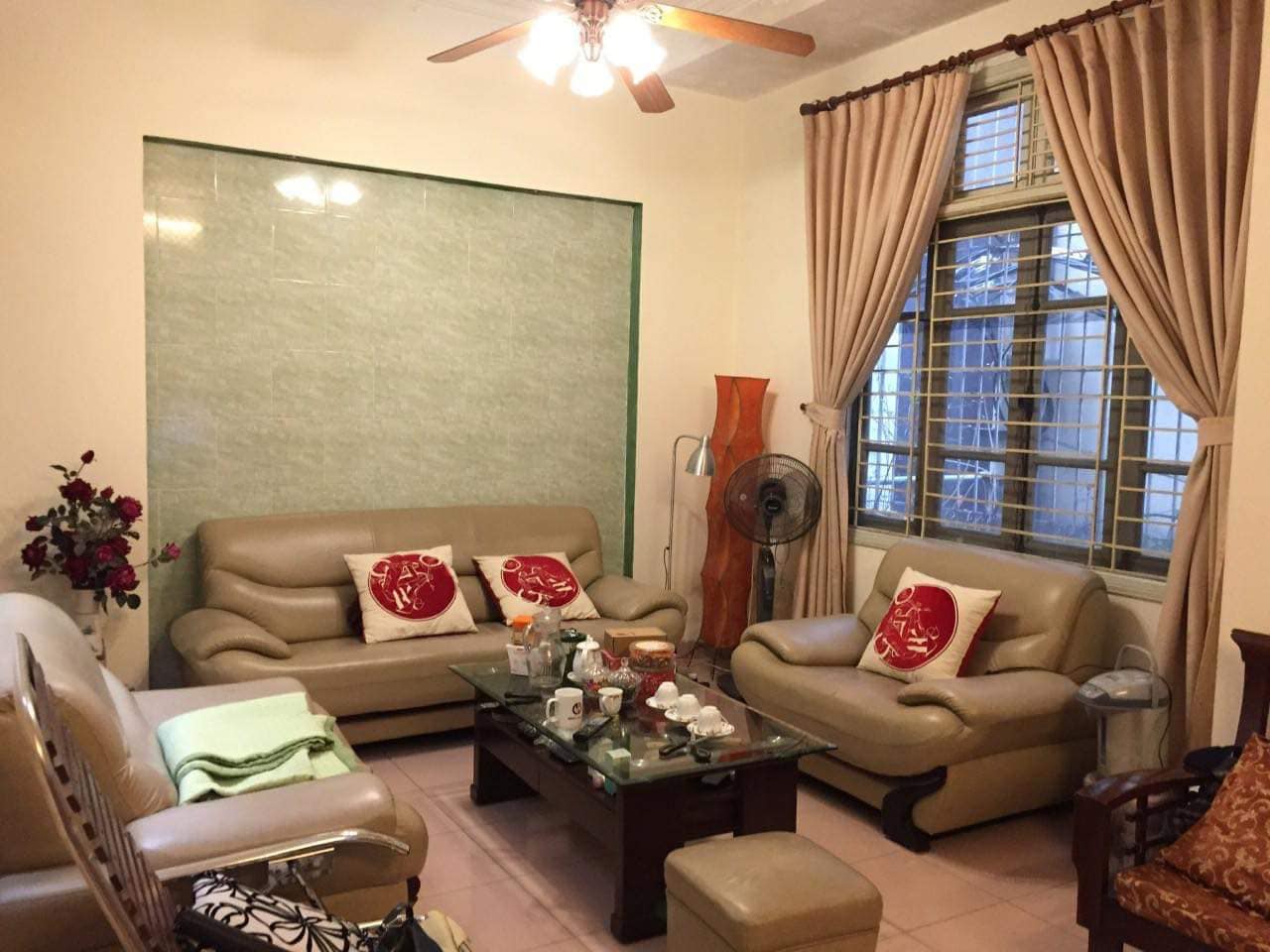 Bán nhà phân lô, Lạc Long Quân, Cầu Giấy 63m, 4 tầng, MT 6.3m, giá 9 tỷ 8.