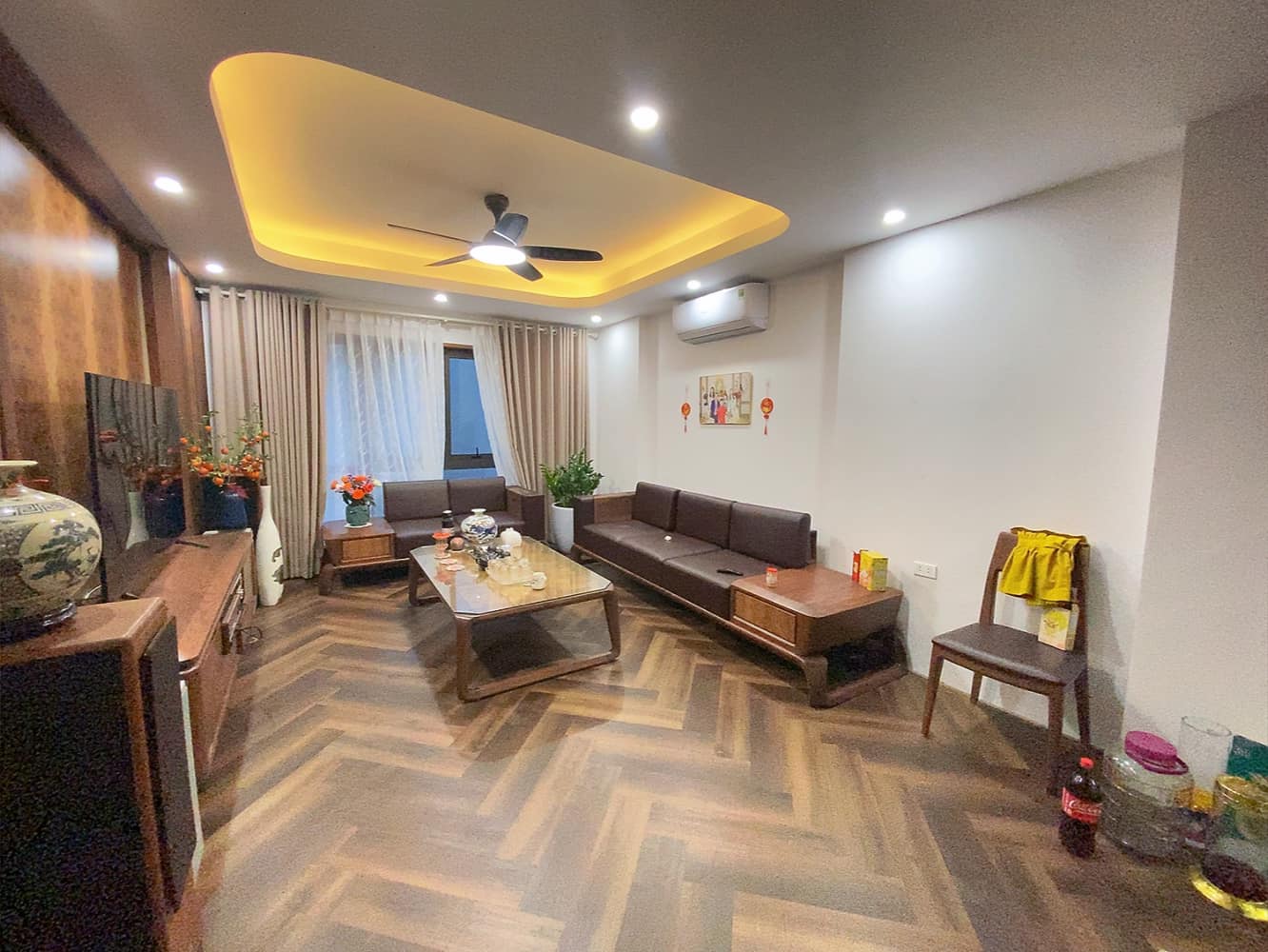 Bán nhà mới đẹp LẠC LONG QUÂN, TÂY HỒ, 45m, 6 T, MT 4M, View Hồ Tây, giá 7 tỷ 7.