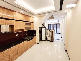 Hơn 3tỷ BÁN NHÀ Âu Cơ Tây Hồ 40m ngõ thông oto,mua là thắng.