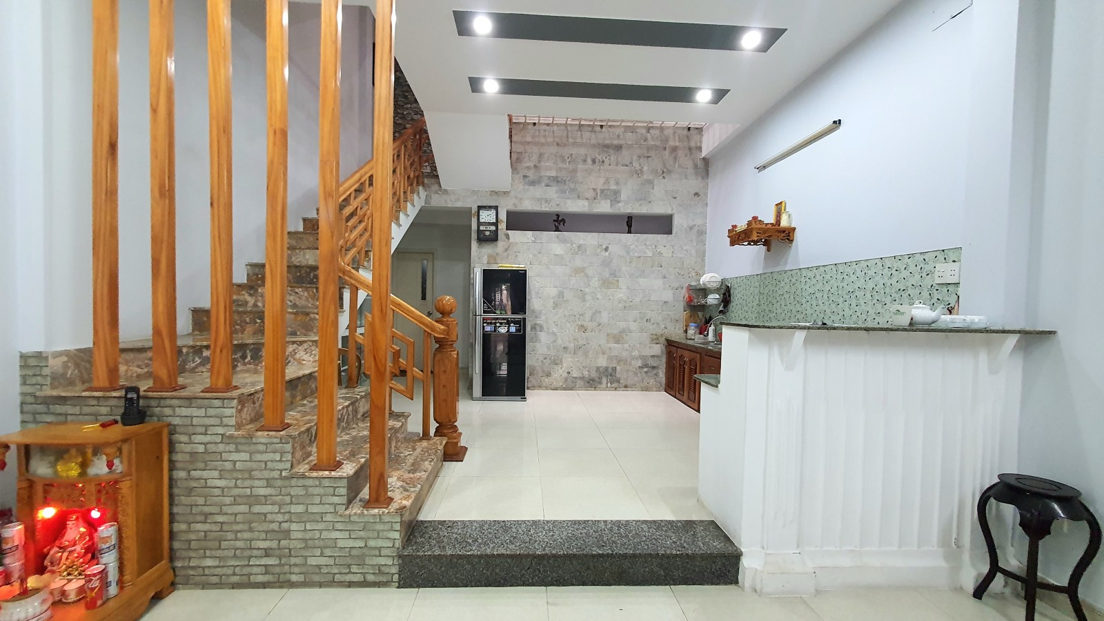 Bán nhà Mặt tiền đường Phần Lăng 15, Quận Hải Châu, nhà 3 tầng, DT 85 m2, đường Ô tô đỗ. Trung tâm Đà Nẵng. Chỉ 5 tỷ.