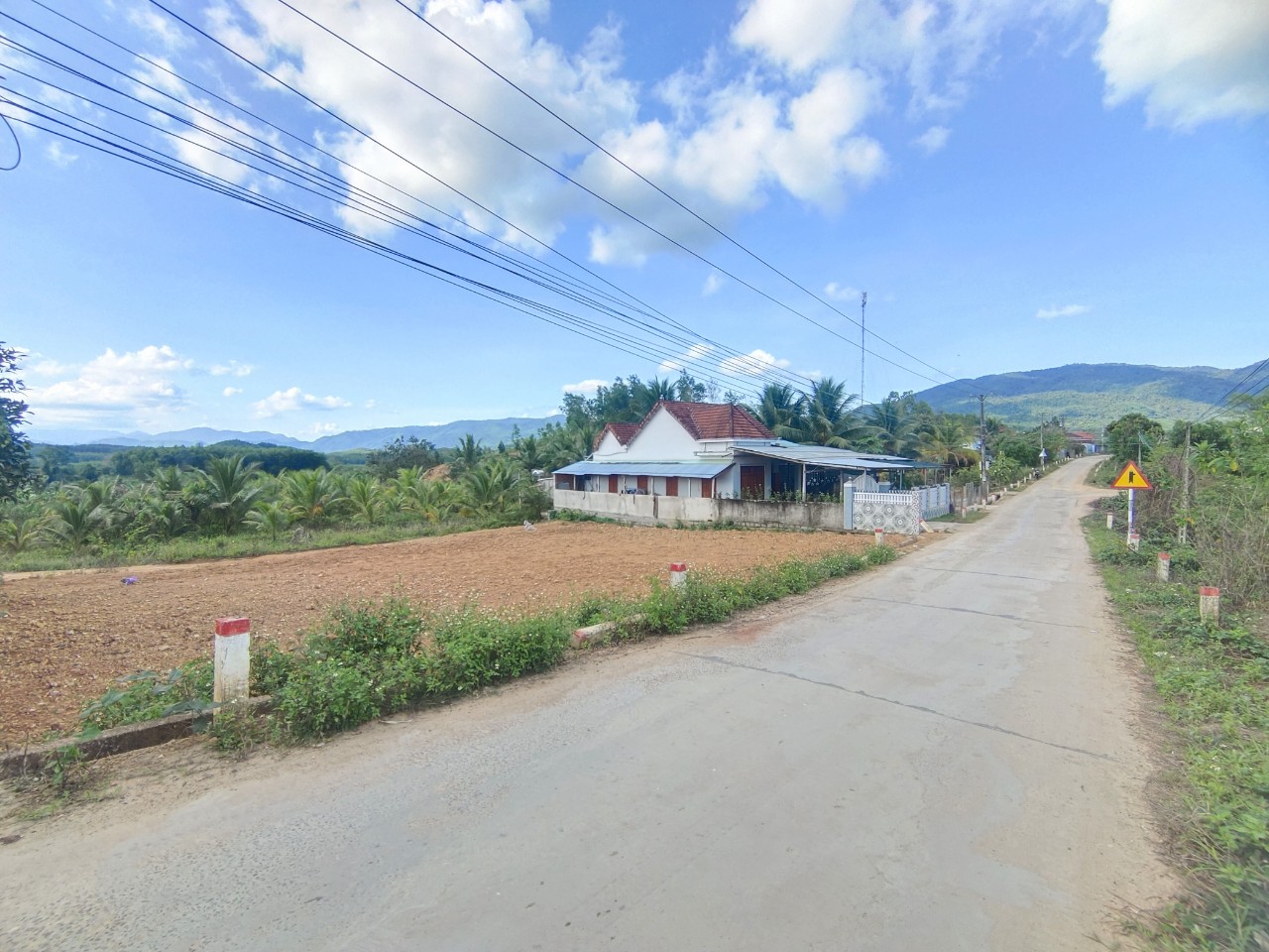 Bán đất thổ cư Khánh Đông mặt tiền đường bê tông liên thôn gần Tỉnh Lộ 8