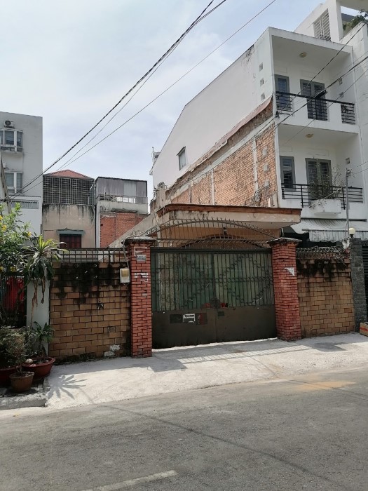 Bán nhà cấp 4 tổng 144m2 mặt tiền đường số 49 F. Tân Quy Quận 7