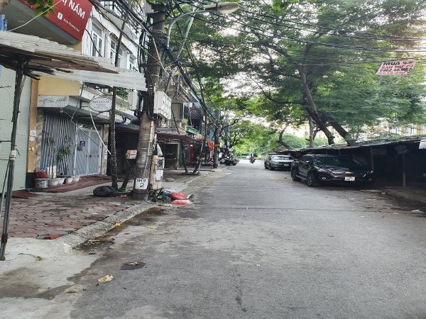 Giá bán nhà ngõ 100 Trung Kính có sự chênh lệch giữa vị trí đầu ngõ và cuối ngõ ban-nha-ngo-100-trung-kinh