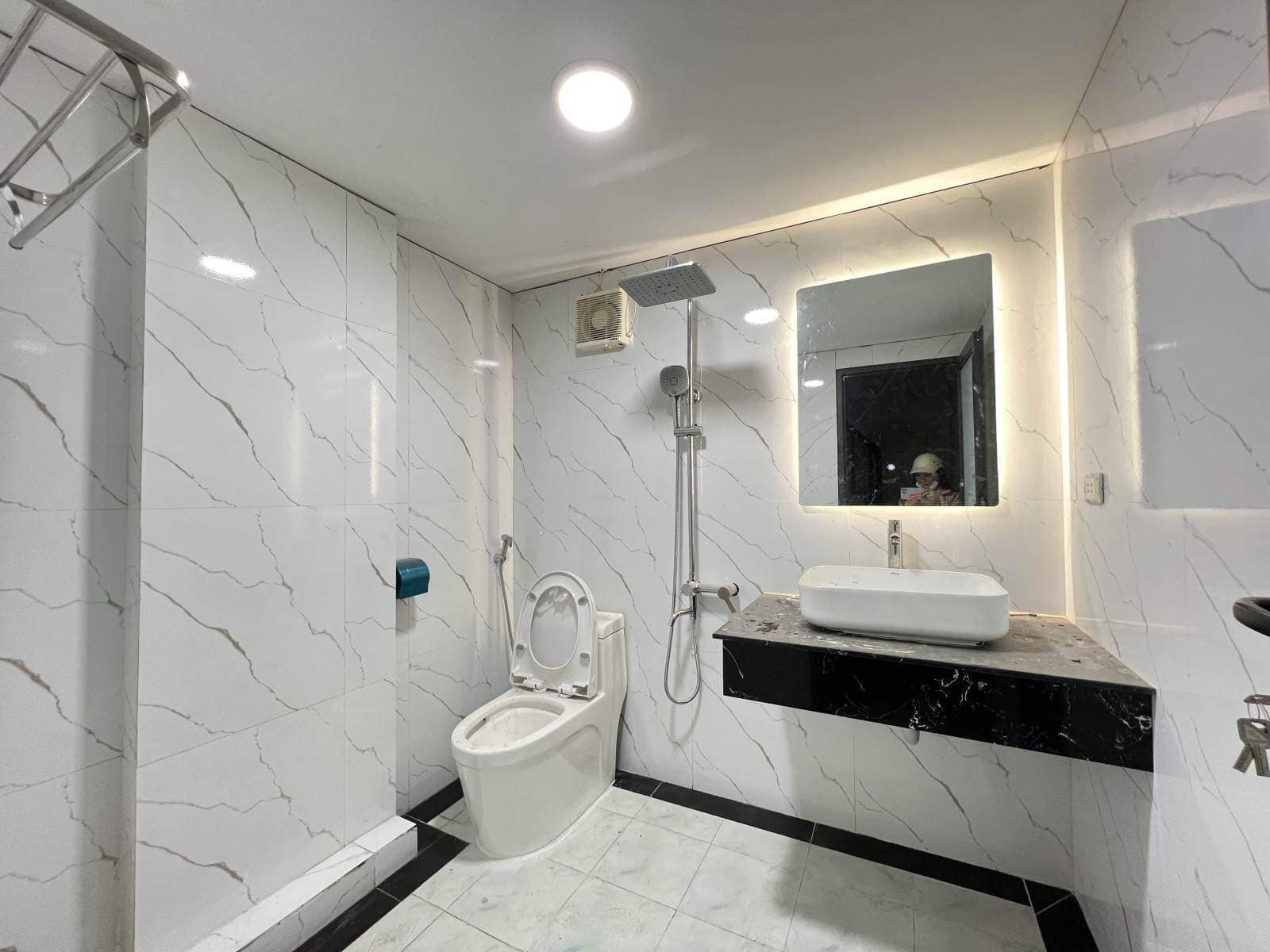 Bán nhà ngõ 221 Doãn Kế Thiện 35m2, mặt tiền 4m, thiết kế 5 tầng hiện đại