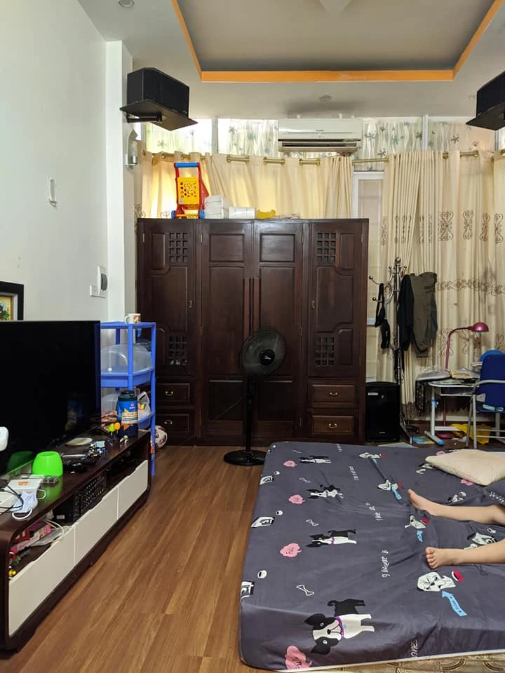 Hơn 5 tỷ có ngay nhà phố Xã Đàn 5 tầng, ngay gần mặt phố, sổ chính chủ