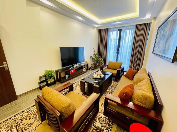 Nhà bán ngõ Thái Thịnh 1 chính chủ mặt tiền rộng, thiết kế hiện đại, nhà có thể kinh doanh tốt