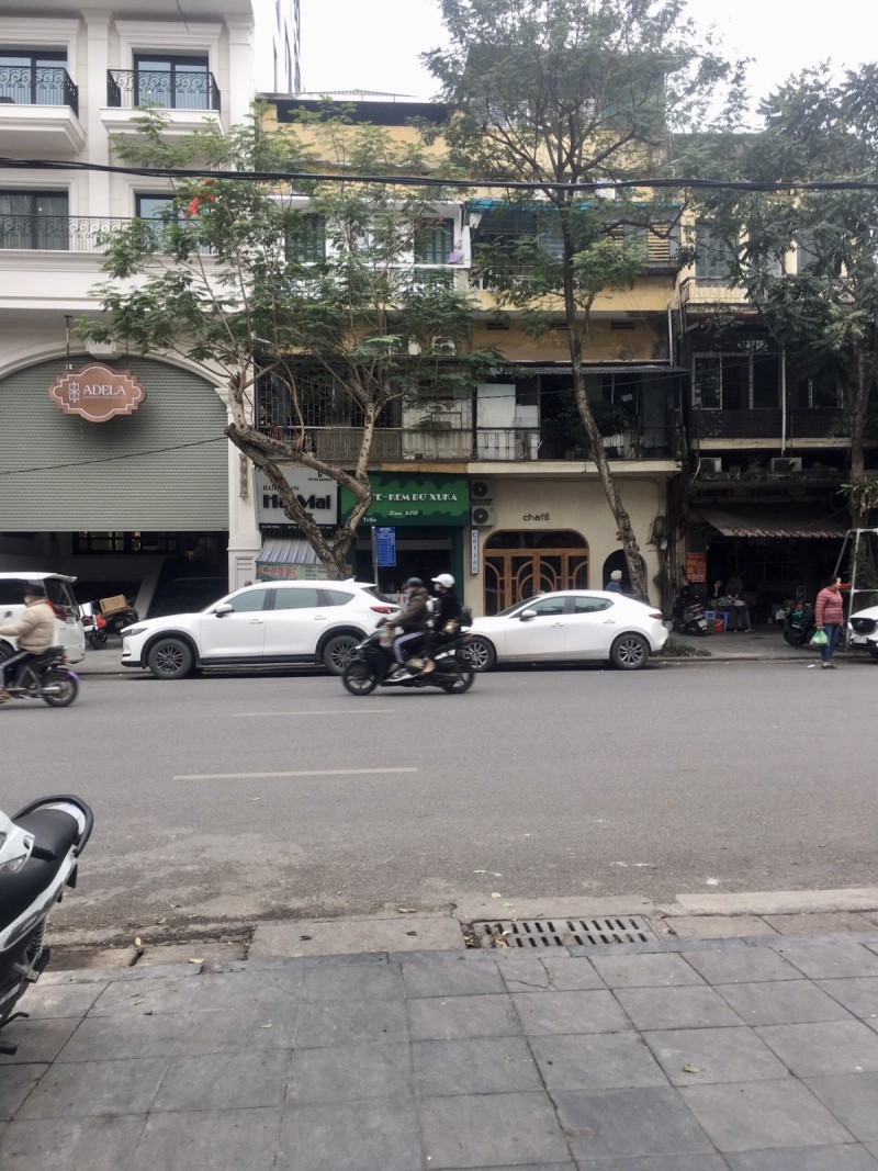 Bán nhà phố Hàng Khay, ngay hồ Gươm, trung tâm của trung tâm Thủ Đô. LH: Địa Thủy Sư Trần Thọ