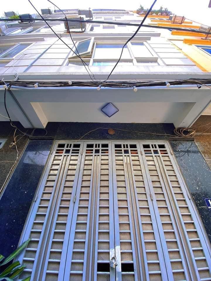 Bán nhà ngõ 165 Cầu Giấy, 45m2, 5 tầng, ô tô cách 10m, view thoáng, giá 6.5 tỷ.