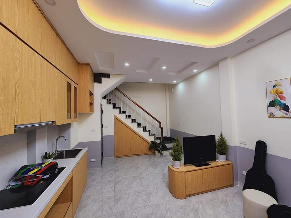 Bán nhà ngõ Linh Quang - 5 TẦNG - Gần Hồ - Ô TÔ - NHỈNH 3 TỶ