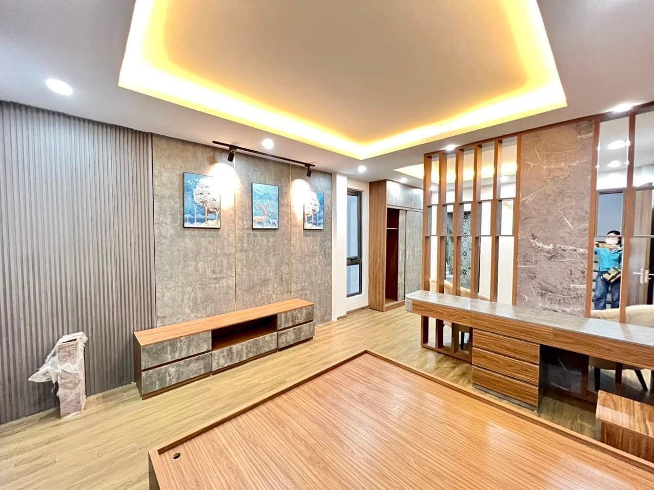 Bán nhà riêng tại Phương Mai, Đống Đa dt 30m2 x 5 tầng, mt 5m, giá: 2.8 tỷ