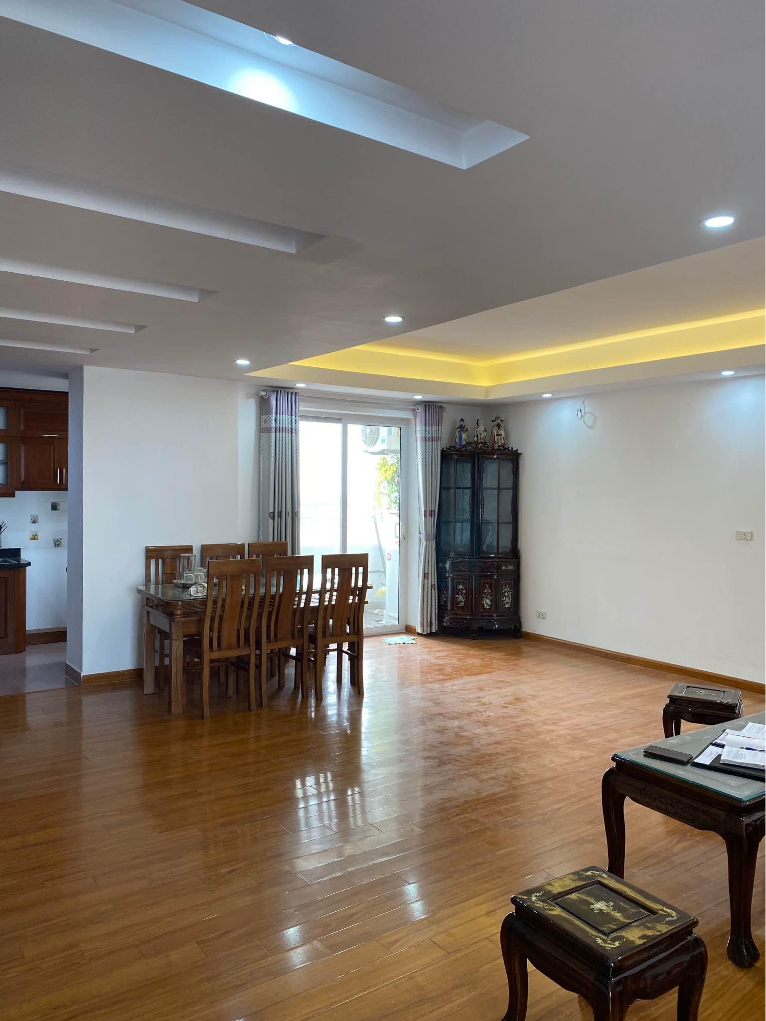 Bán nhà phố Tây Sơn, Đống Đa 3PN, nhà dân xây, ô tô, ở sướng