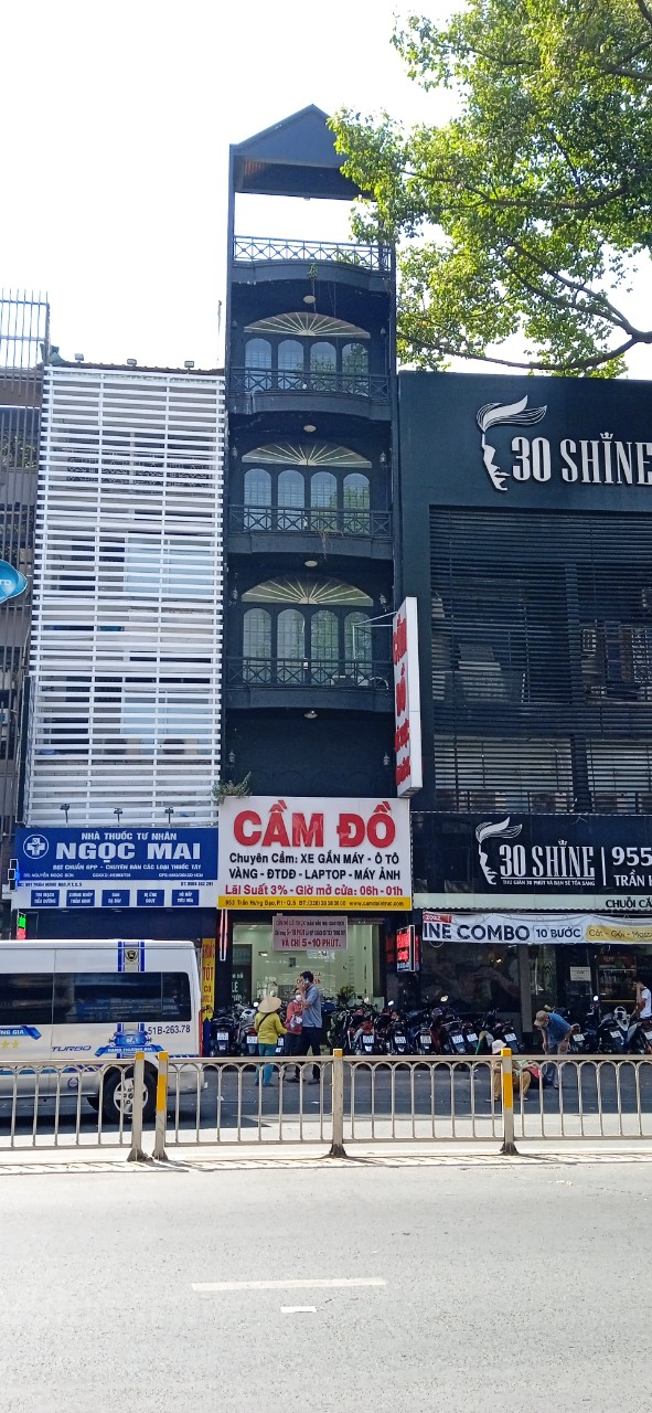 Bán gấp nhà MT Trần Hưng Đạo Quận 5 đoạn 2 chiều DT:4x18m 5T HĐT:71tr giá 36 tỷ TL