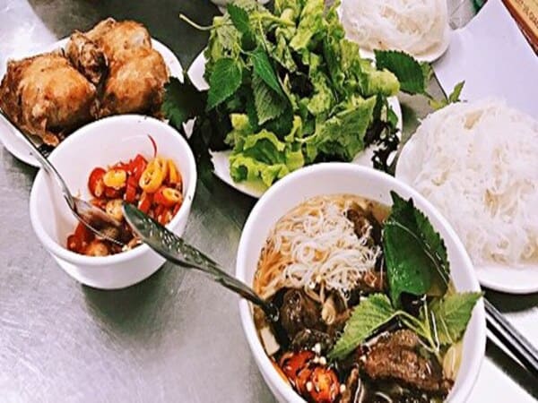 Bún chả Hương Liên Lê Văn Hưu nổi tiếng Hà Nội 6 bun-cha-huong-lien-le-van-huu-6