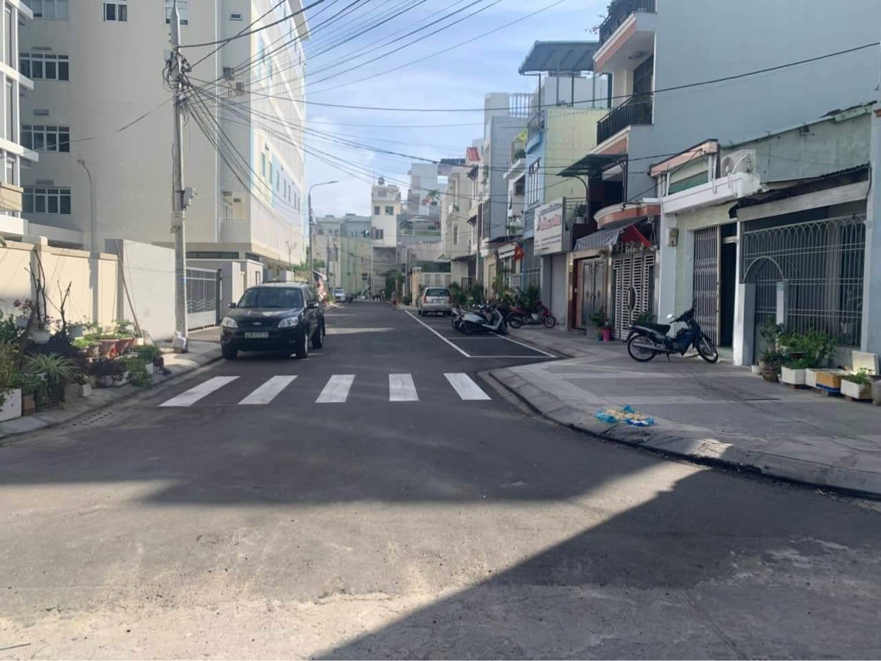 Bán nhà Nguyễn Tri Phương, Quận Hải Châu, nhà Gác lửng, DT 73 m2, đường Ô tô đỗ. Gần Công viên 29 tháng 3. Chỉ 4,4 tỷ.