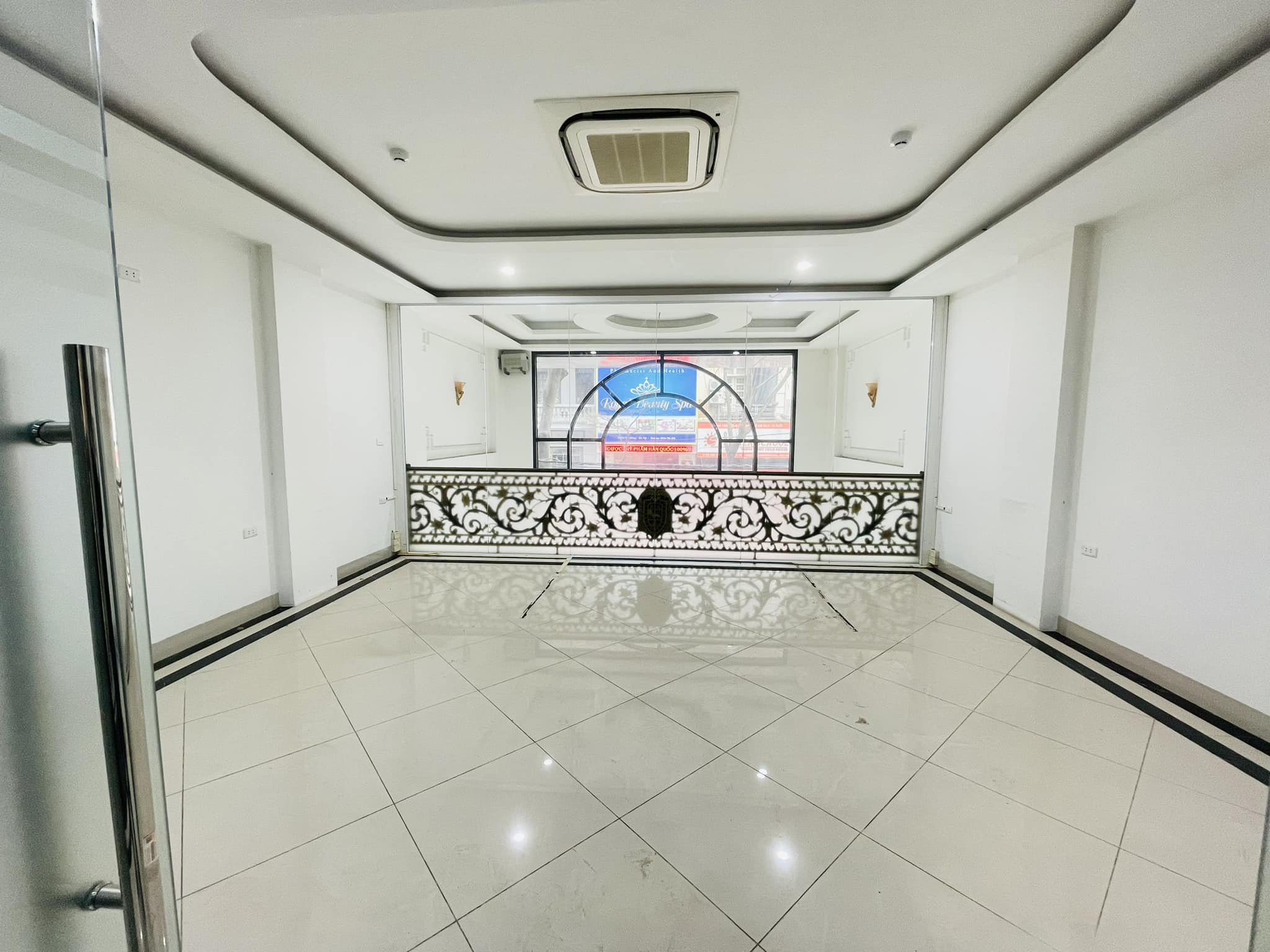 Bán căn nhà mặt ngõ ô tô phố Dương Văn Bé quận Hai Bà Trưng kinh doanh tốt giá 7 tỷ