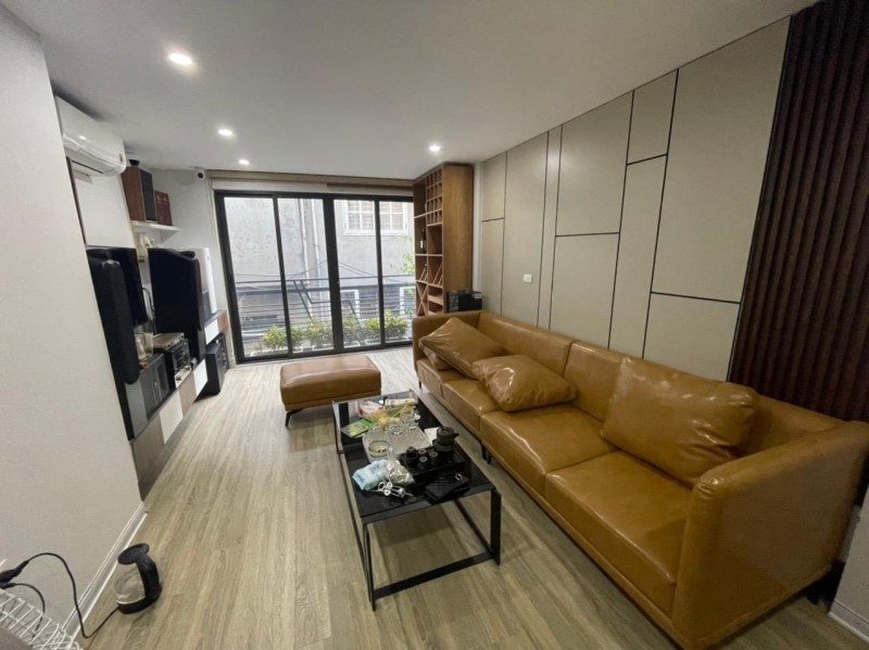 Bán nhà ngõ 2xx phố Ngọc Lâm Long Biên 6,3 tỷ diện tích 65 m2 5 tầng giá tốt nhất thị trường