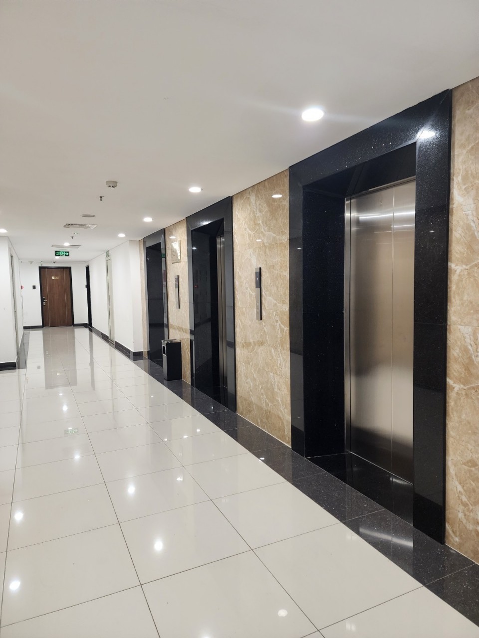 Bán căn CC tầng đẹp nhất tòa đường Quang Trung, Hà Đông với diện tích 95m2 giá 3.8 tỷ.