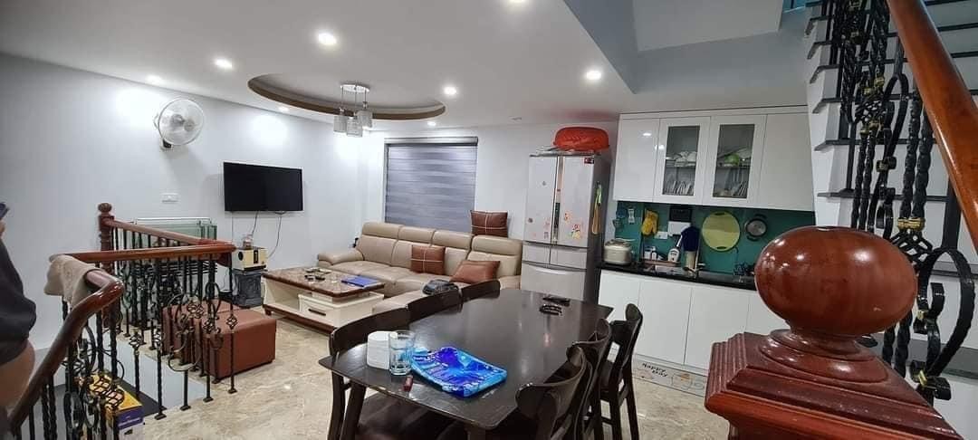 Bán nhà cổ nhuế 42m2, 6 tầng, mặt tiền 6m, 3.6 tỷ Lh