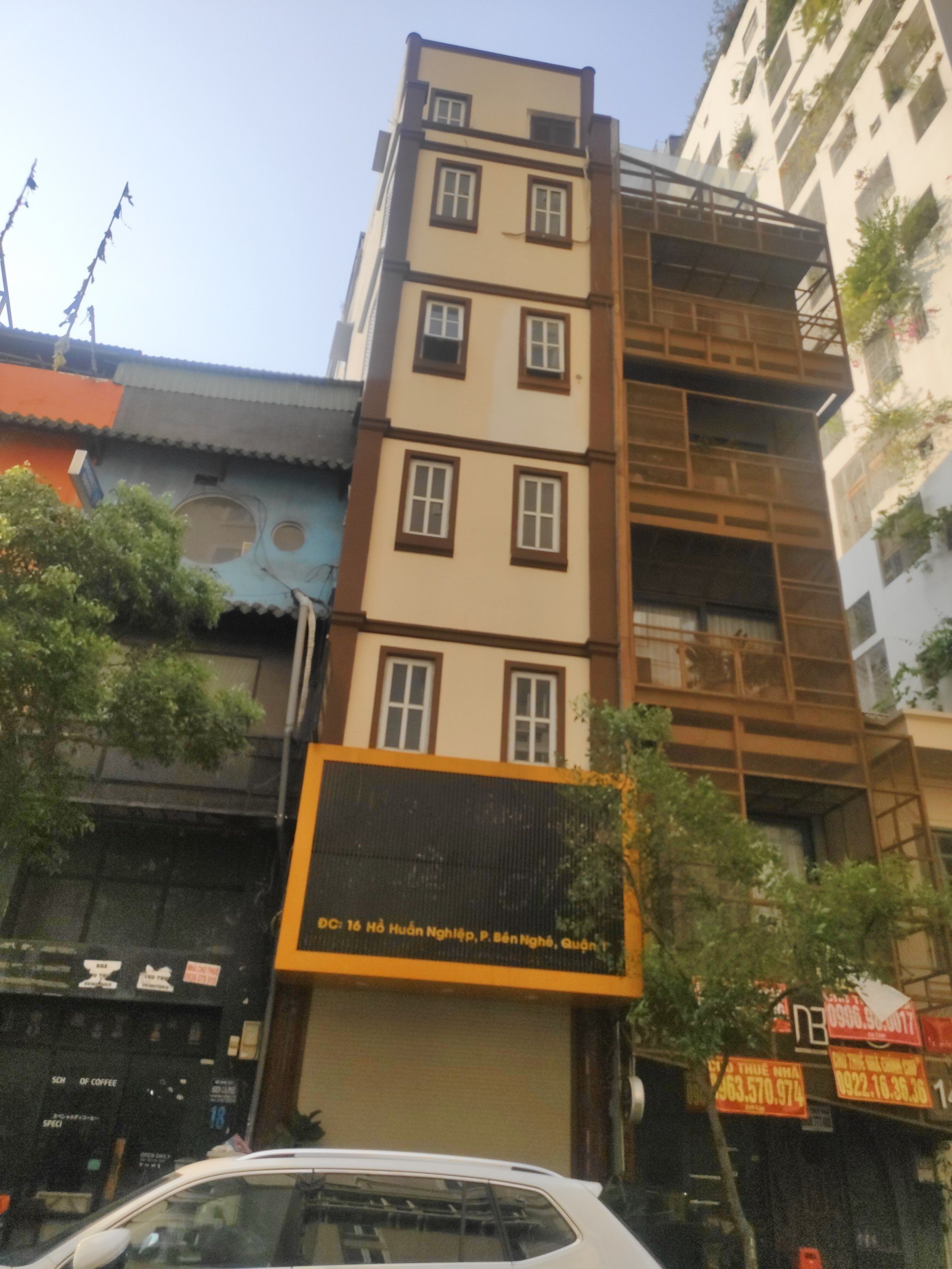 Cho thuê tòa nhà P Bến Nghé, Q.1, DT: 4.2x23m, 5 tầng, giá chỉ 150 triệu.