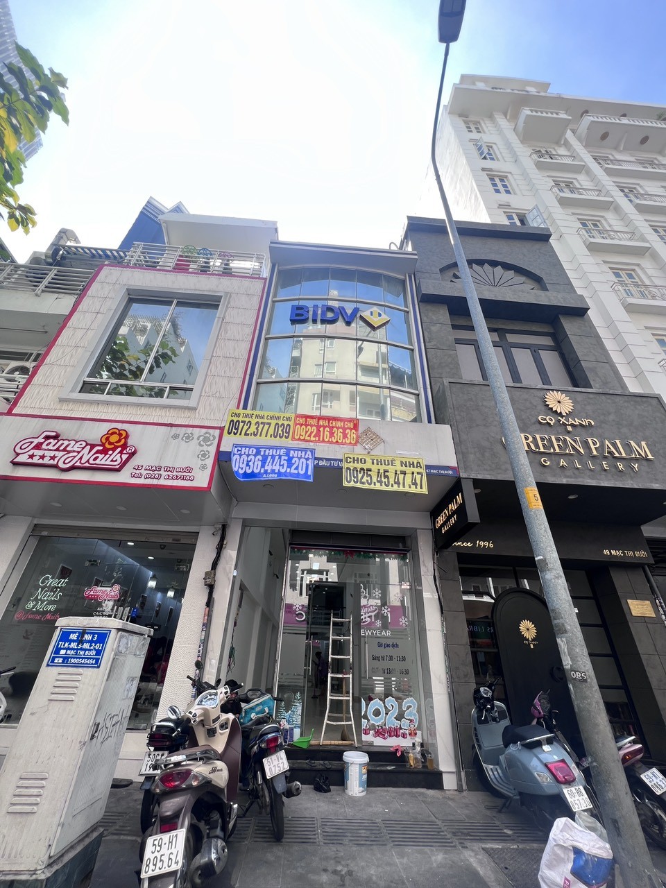 Cho thuê nhà mặt tiền Mạc Thị Bưởi, P. Bến Nghé, Quận 1, DT: 4x20M, trệt, lửng, 3 lầu, giá chỉ 150 triệu/tháng.