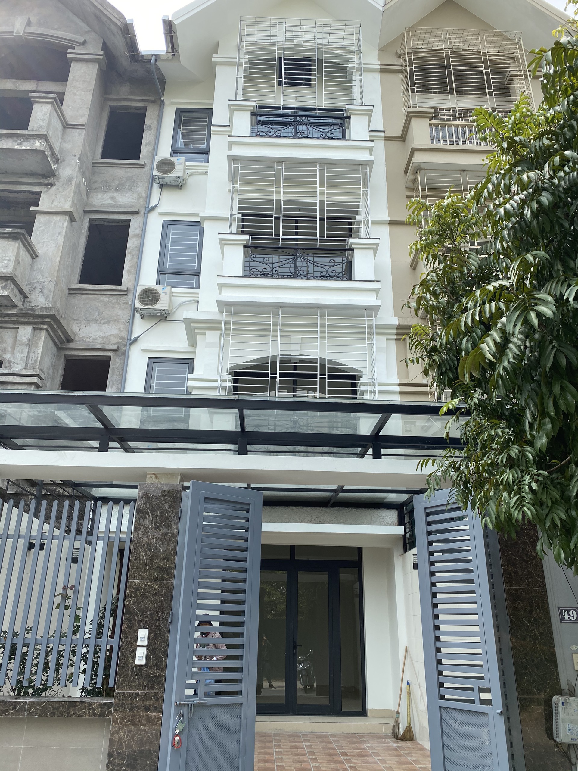 Cho thuê liền kề VOV Mễ Trì cạnh Vinhome GreenBay 90m2 giá rẻ