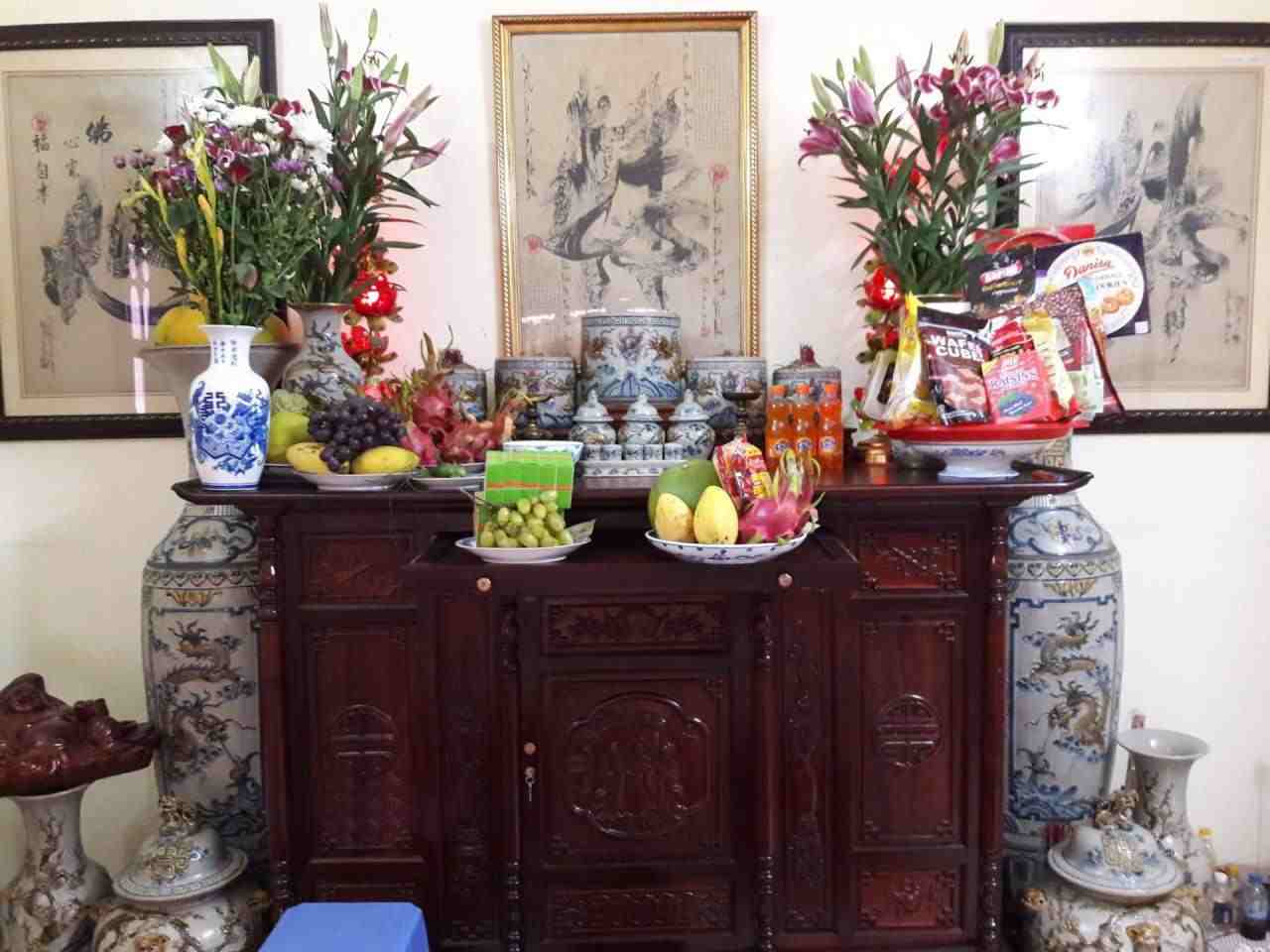 dai-dien-ban-tho-co-4-bat-huong-co-duoc-khong