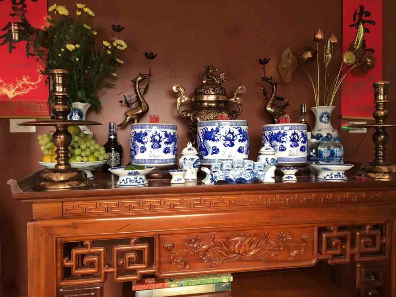 dai-dien-ban-tho-co-may-bat-huong