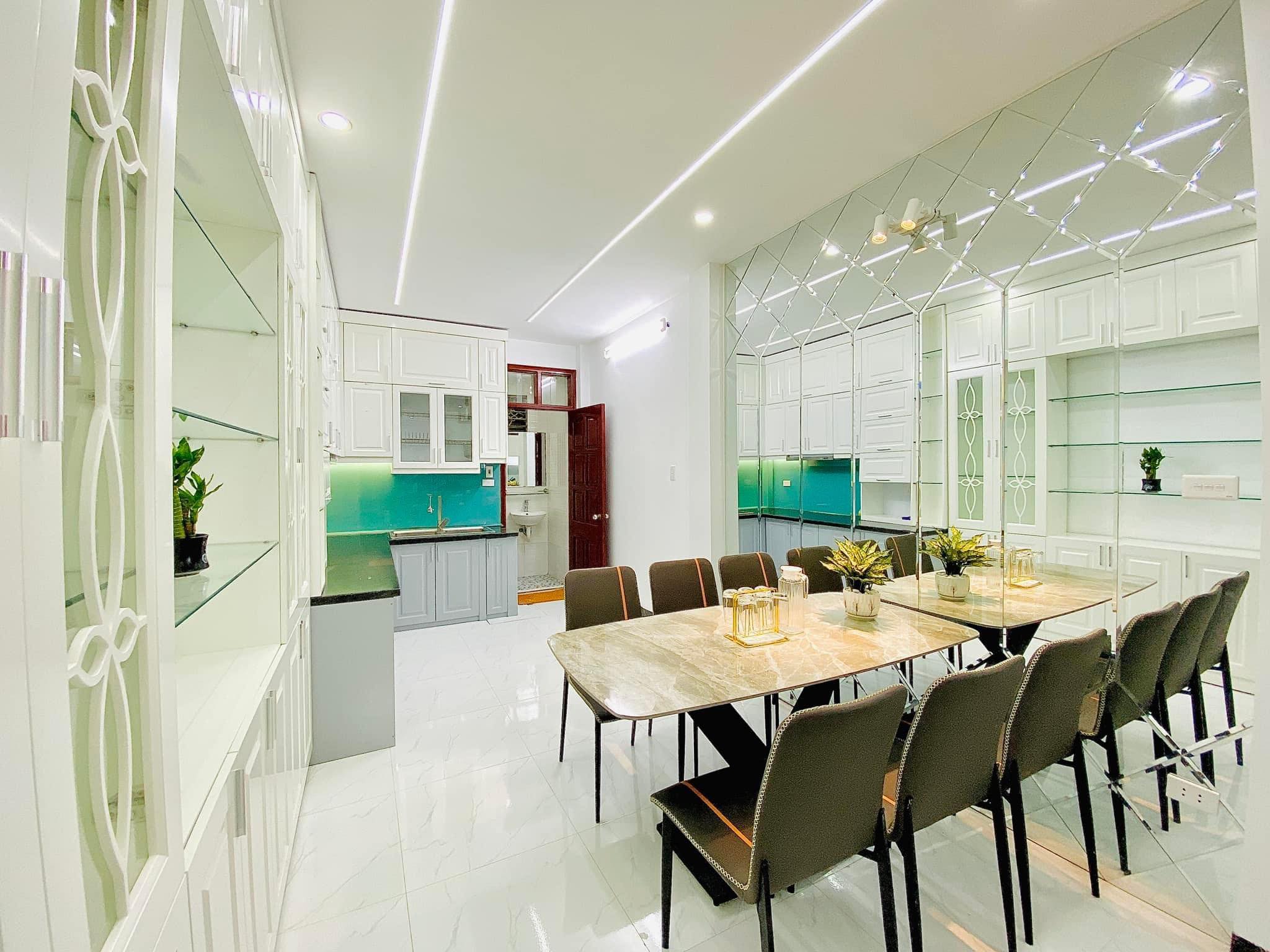 Bán nhà Đặng Văn Ngữ hàng hiếm , ngõ thông , kinh doanh đỉnh , ô tô vòng quanh