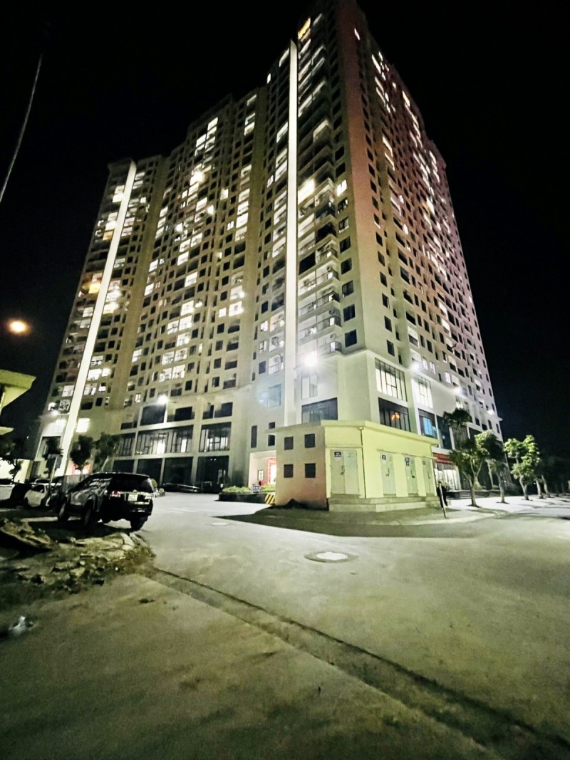 Bán Tòa VP Dịch Vọng Hậu Trần Thái Tông, Cầu Giấy. 231m 9T MT15m Lô Góc 200 tỷ