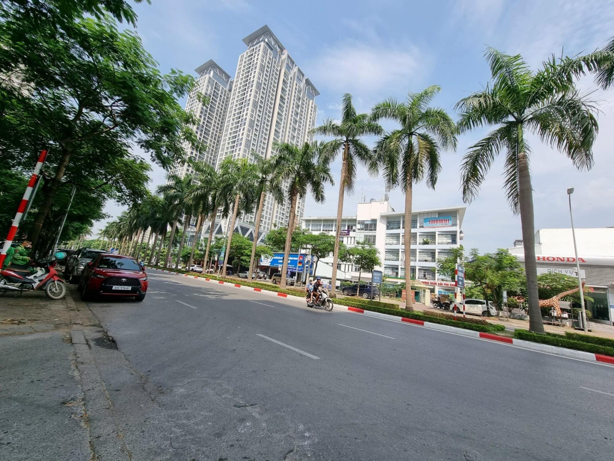 Bán Nhà 10,x tỷ Nguyễn Phòng Sắc, Cầu giấy 70m 2 thoáng Ô tô, Kinh doanh